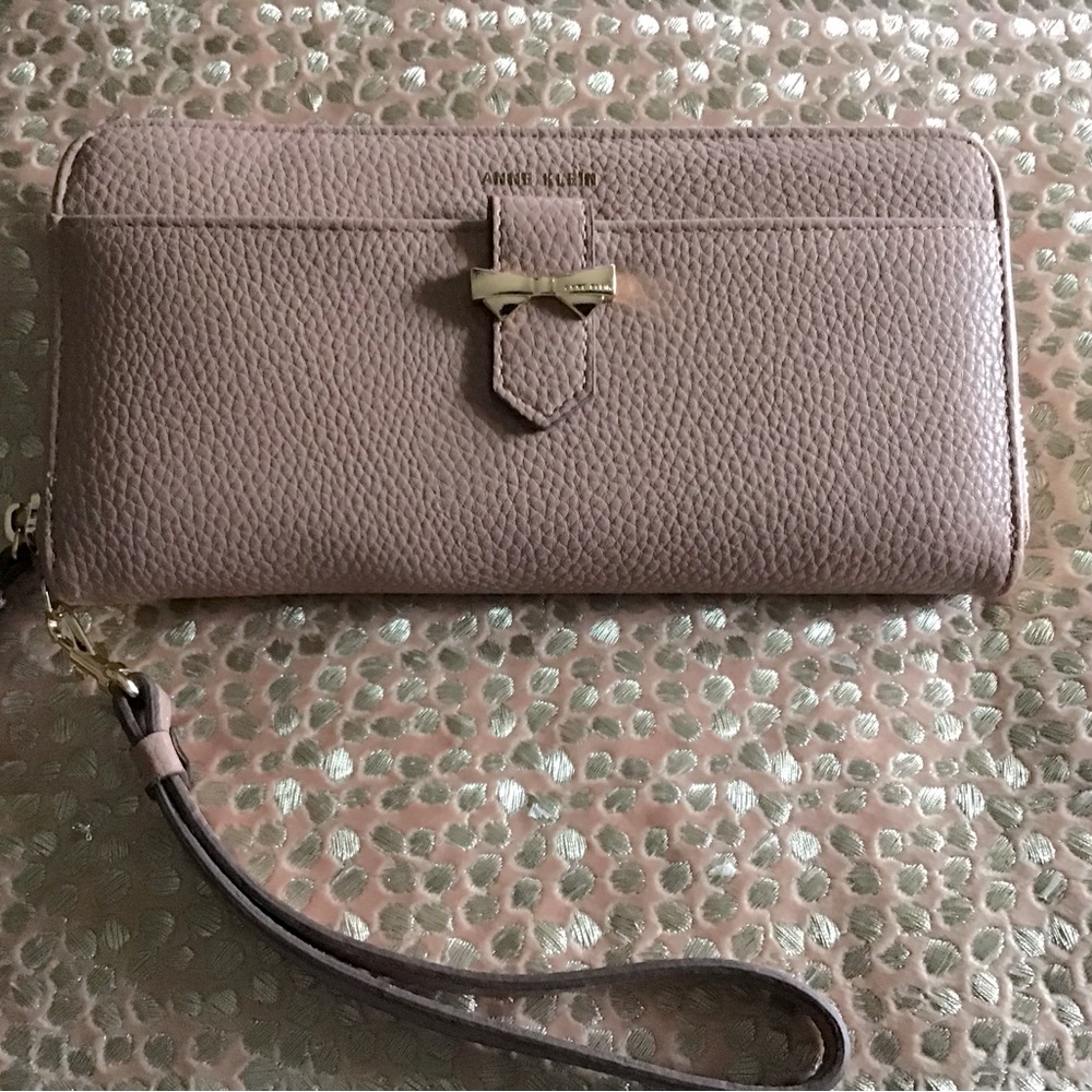 Anne Klein Wallet/Wristlet